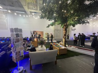 Postkarten vom Stand auf der OMR 2026 verschicken