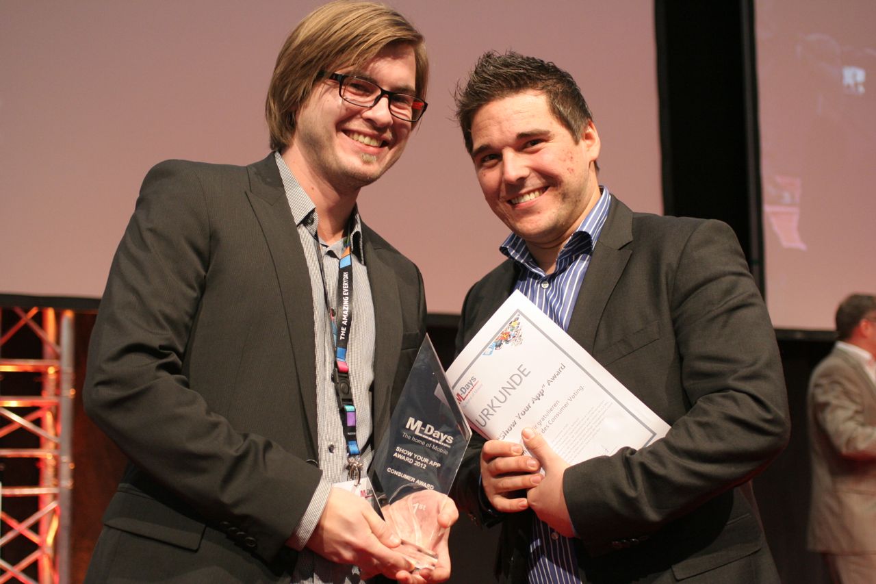 Benjamin Bak Director Lovoo Und Florian Braunschweig Ios Chief Developer Freuen Sich Uber Den Preis Frischefische